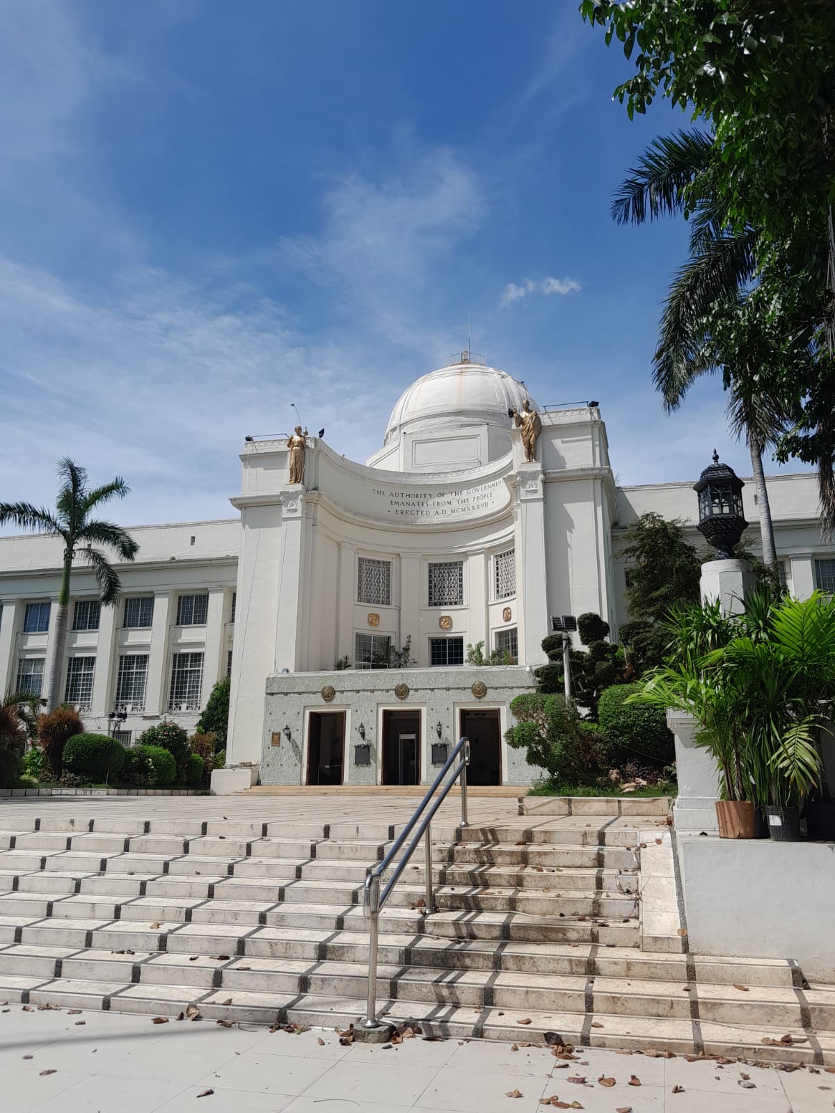 The Cebu Provincial Capitol in all its glory. Grandiose in American architecture, it is one of the few historical sites reserved within Cebu after World War II. It's still being used till this day as the official seat of the province of Cebu.